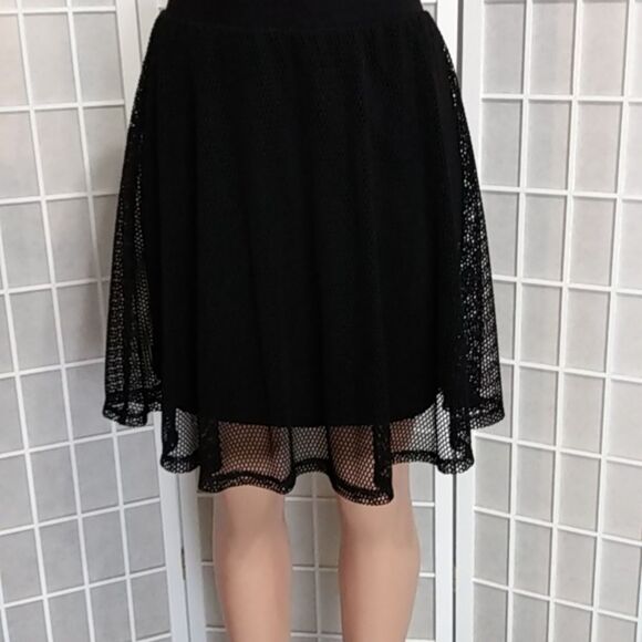 NWOT Hot Topics black fishnet mesh skirt - Picture 1 of 10